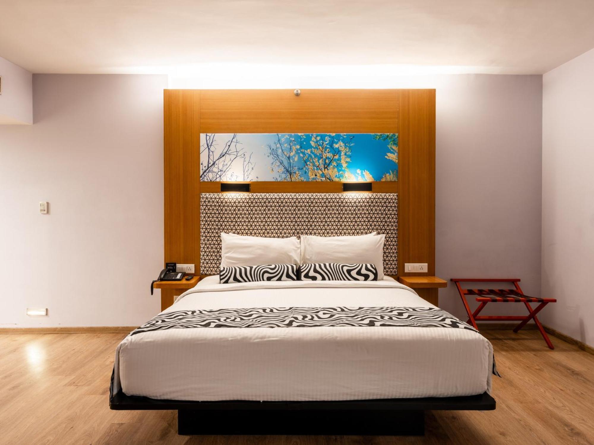 Sunday Hotel Chandigarh Zirakpur Екстер'єр фото