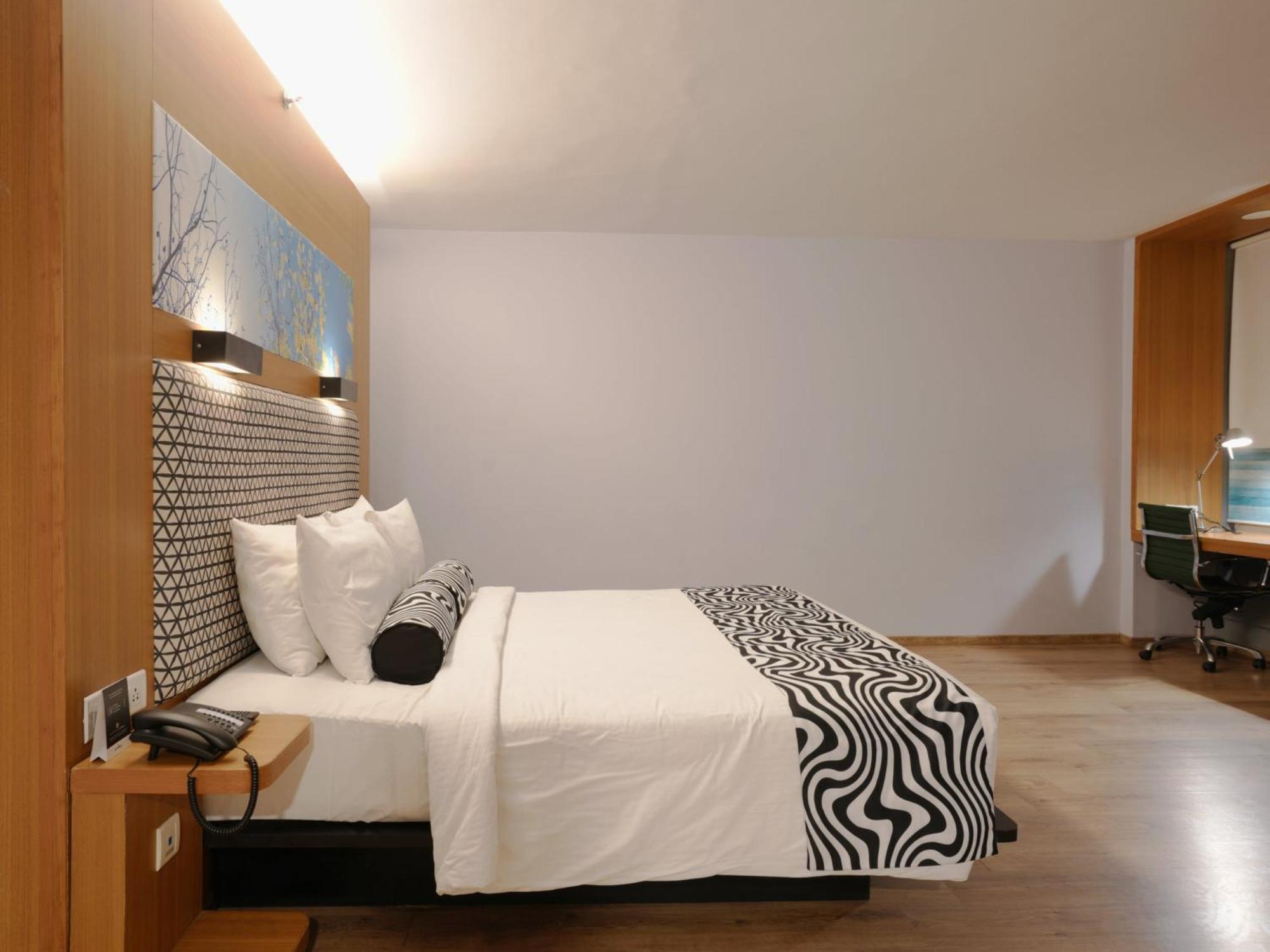 Sunday Hotel Chandigarh Zirakpur Екстер'єр фото
