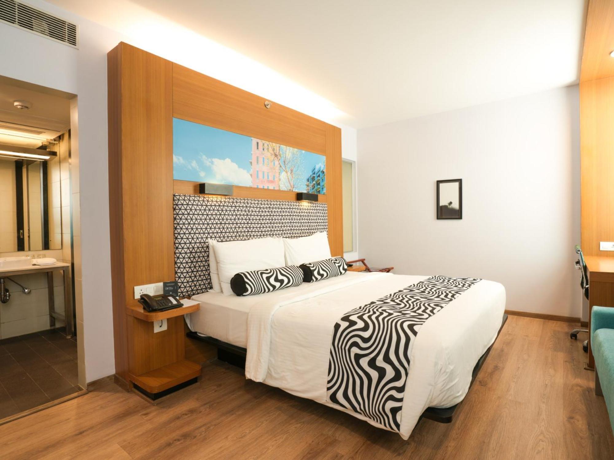 Sunday Hotel Chandigarh Zirakpur Екстер'єр фото