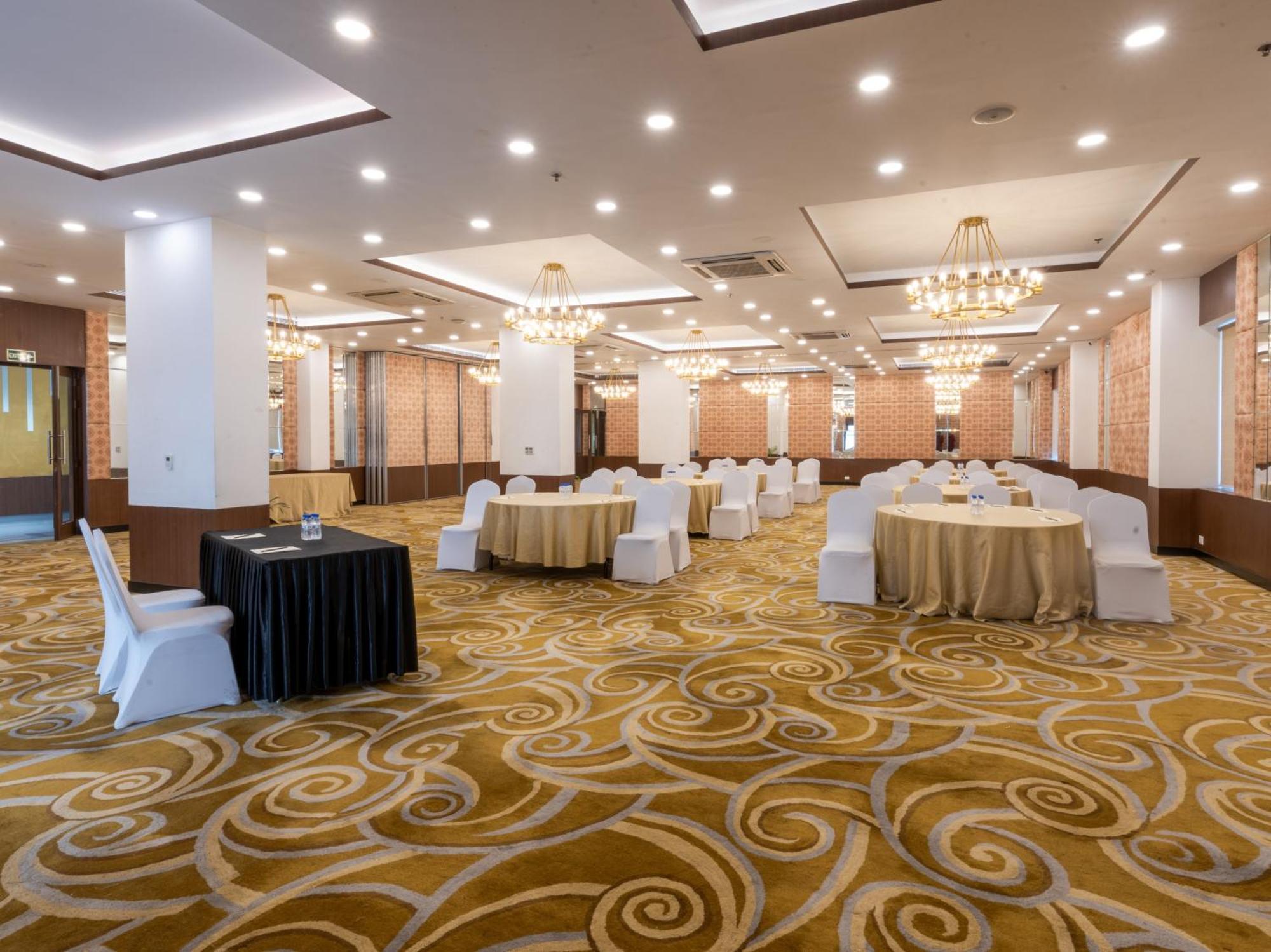Sunday Hotel Chandigarh Zirakpur Екстер'єр фото