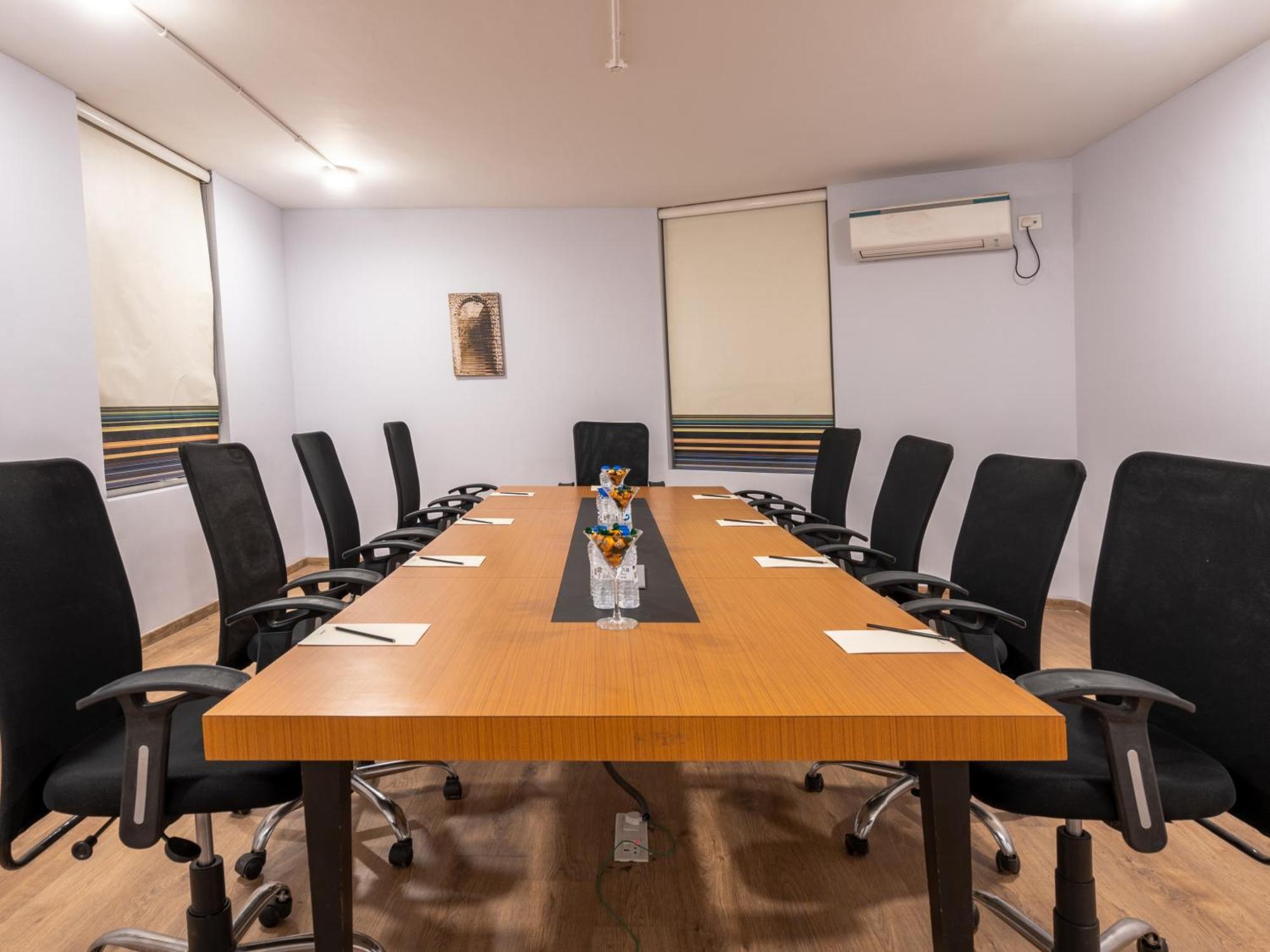 Sunday Hotel Chandigarh Zirakpur Екстер'єр фото