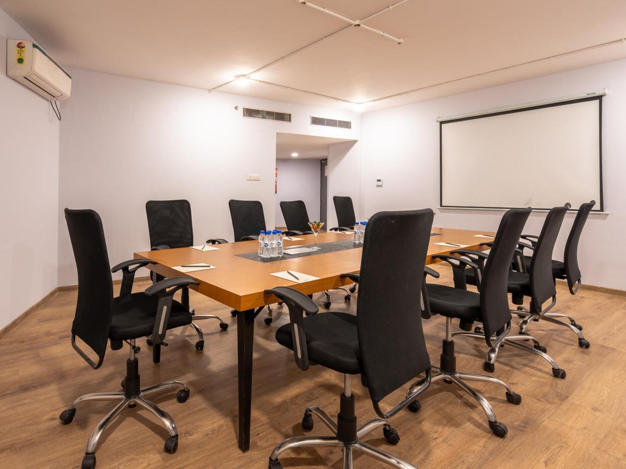 Sunday Hotel Chandigarh Zirakpur Екстер'єр фото