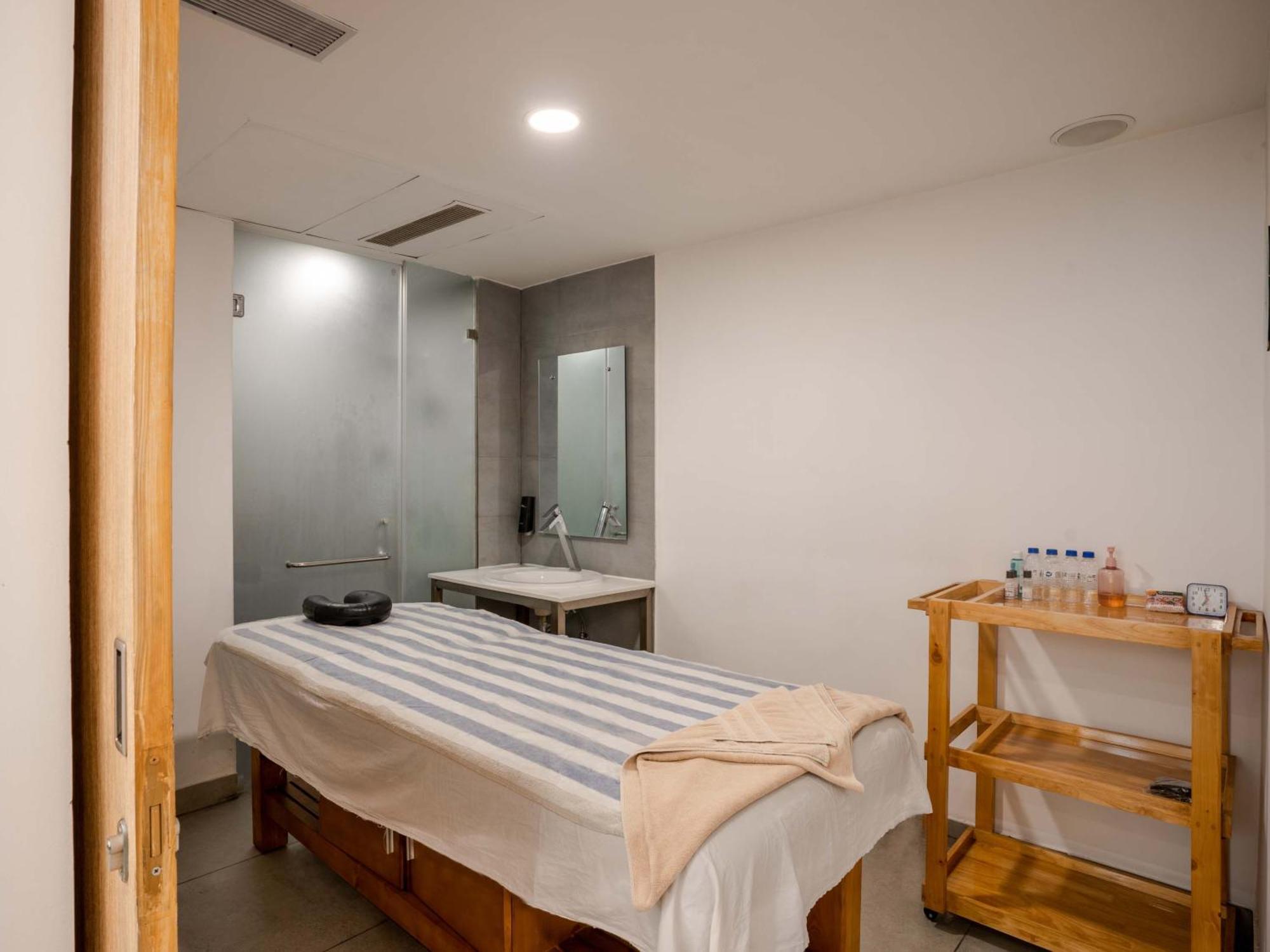 Sunday Hotel Chandigarh Zirakpur Екстер'єр фото