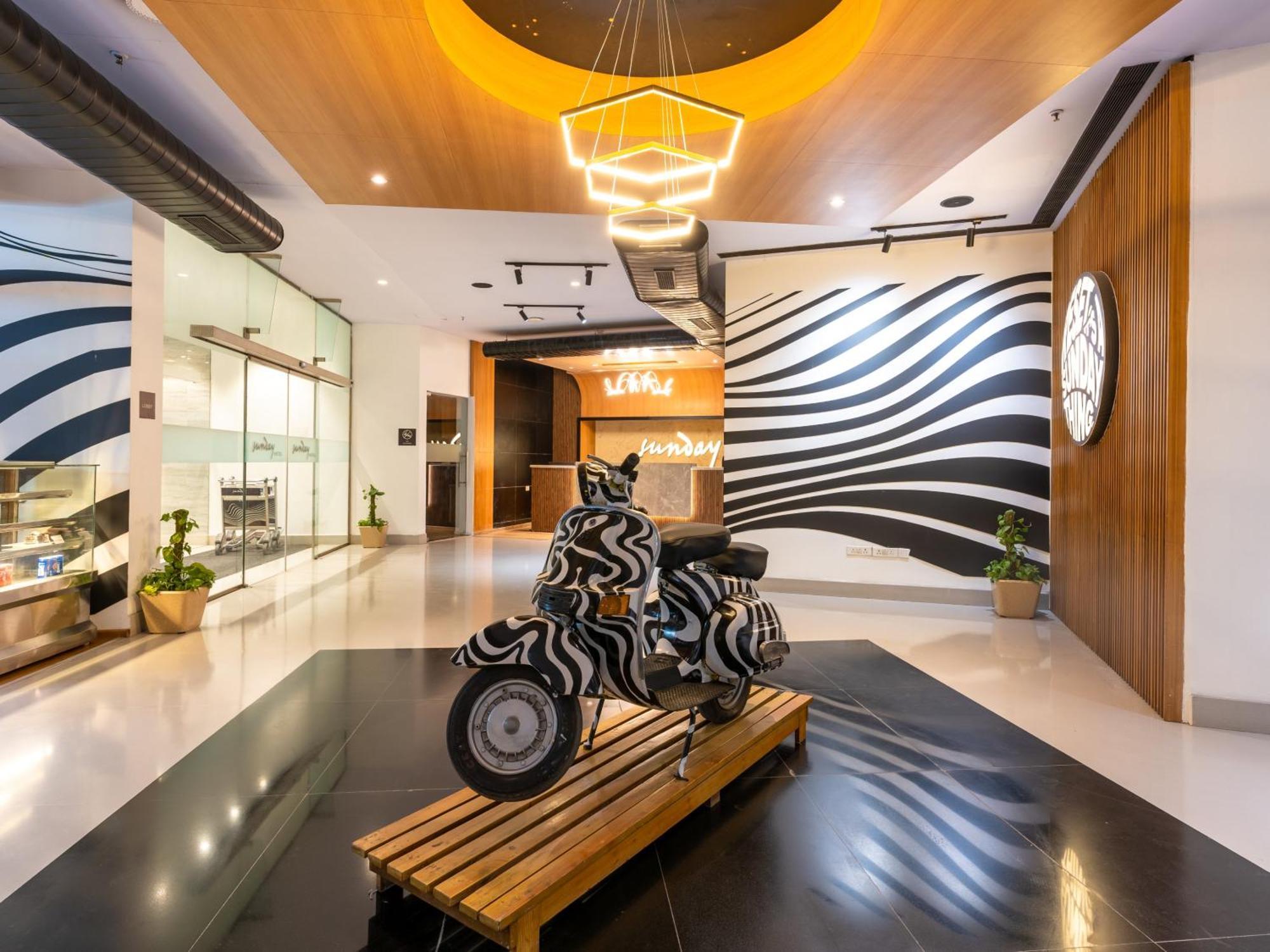 Sunday Hotel Chandigarh Zirakpur Екстер'єр фото